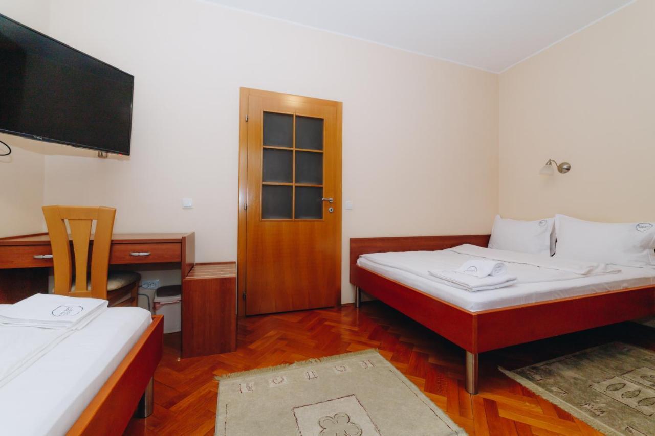 Hotel Madison Kragujevac Luaran gambar